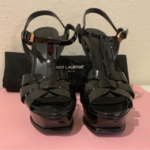 YSL SAINT LAURENT TRIBUTE PLATFORM SANDALS IN PATENT LEATHER